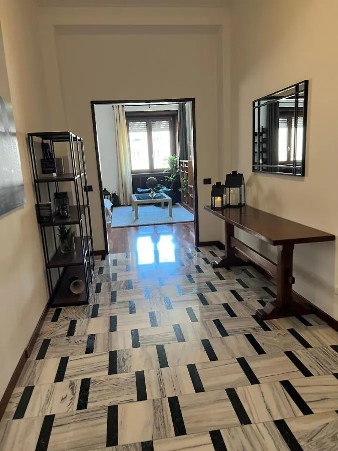 Rebecca'S Milano Collection: Repubblica Apartment 0*, Milan