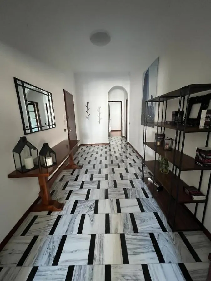 Rebecca'S Milano Collection: Repubblica Apartment