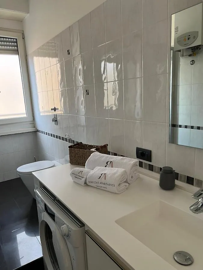 Rebecca'S Milano Collection: Repubblica Apartment Milan